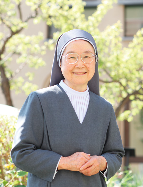 白百合学園中学高等学校 校長 青木　タマキ